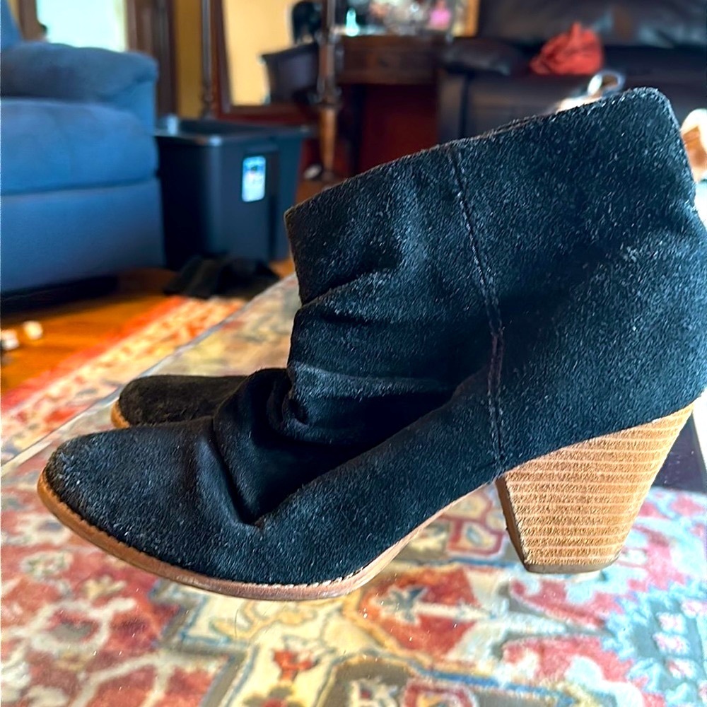 Used suede splendid booties